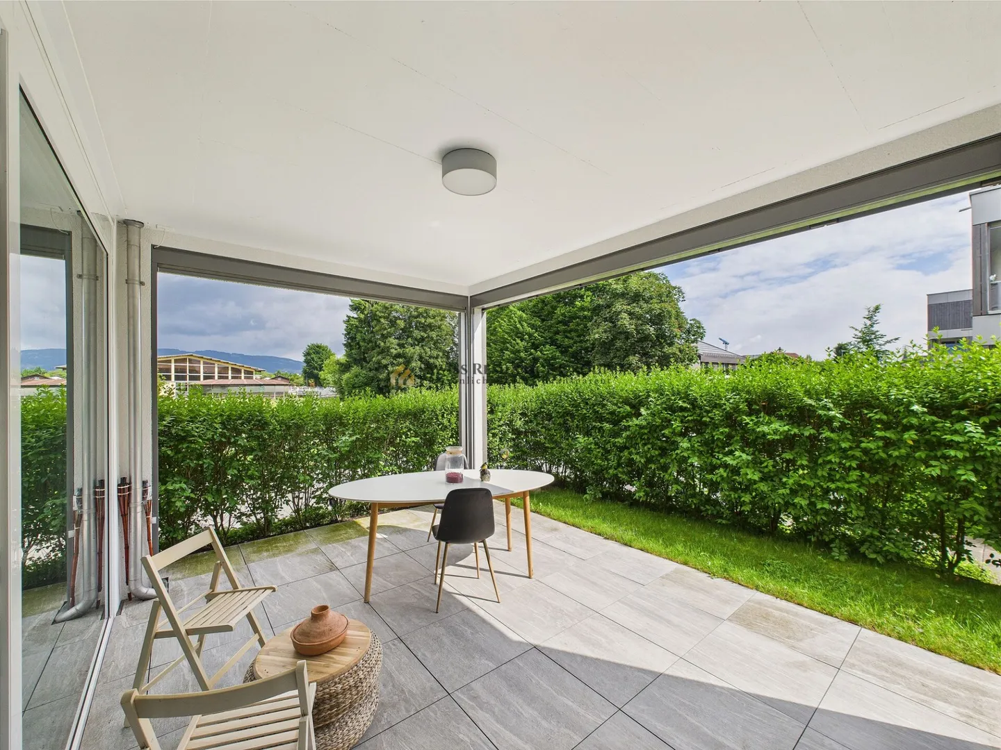 Appartamento giardino nuovo con terrazza, vista montagna e arredi di alta qualità - Foto 7 di 14