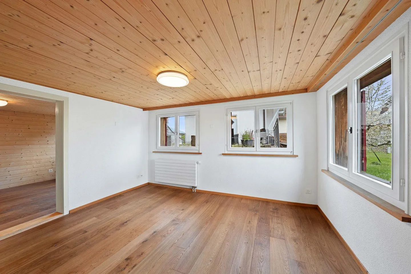 2.5 Room Apartment - Photo 4 of 10