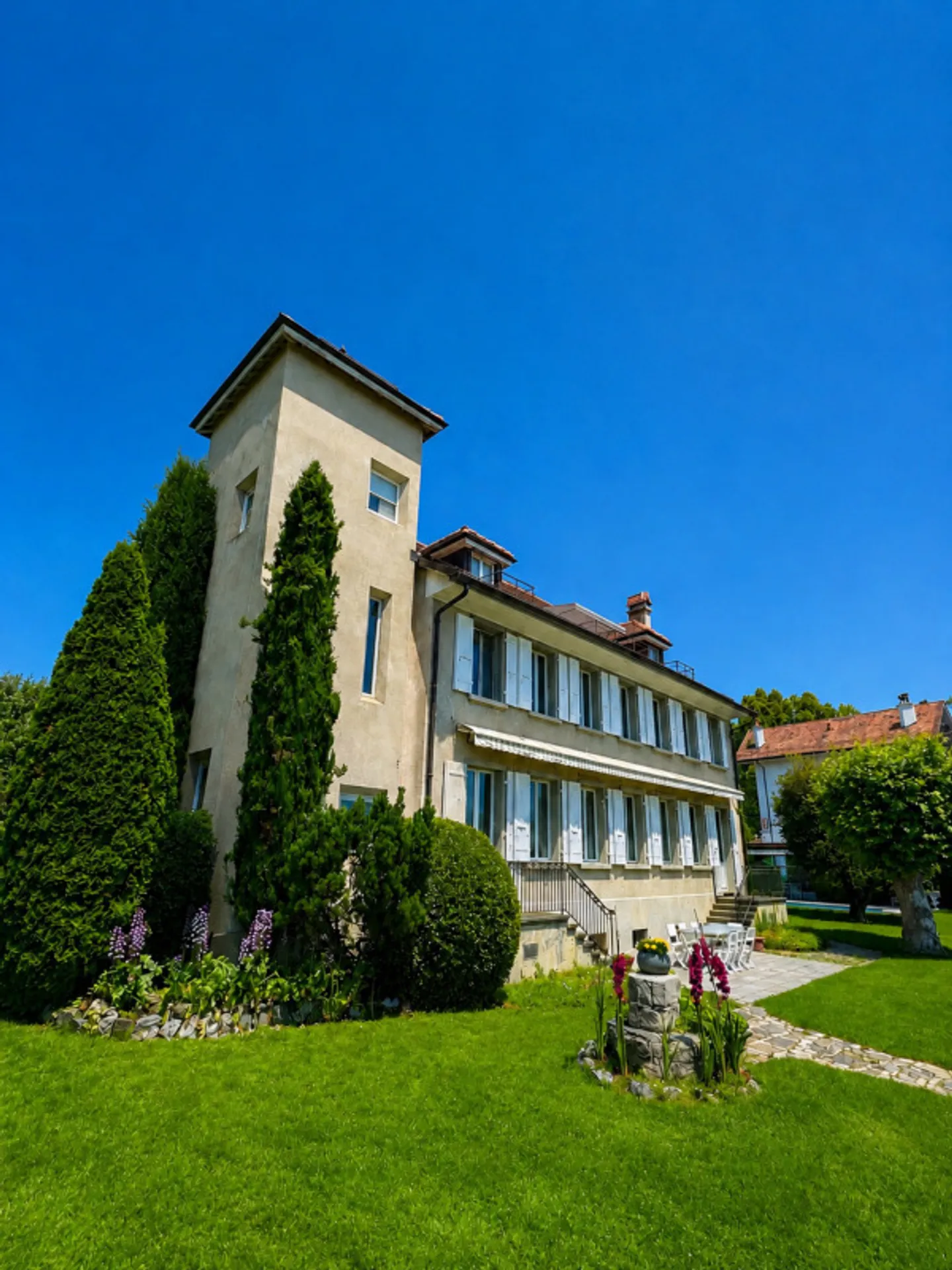 Propriété unique en bord de mer à Nyon - Photo 2 sur 33