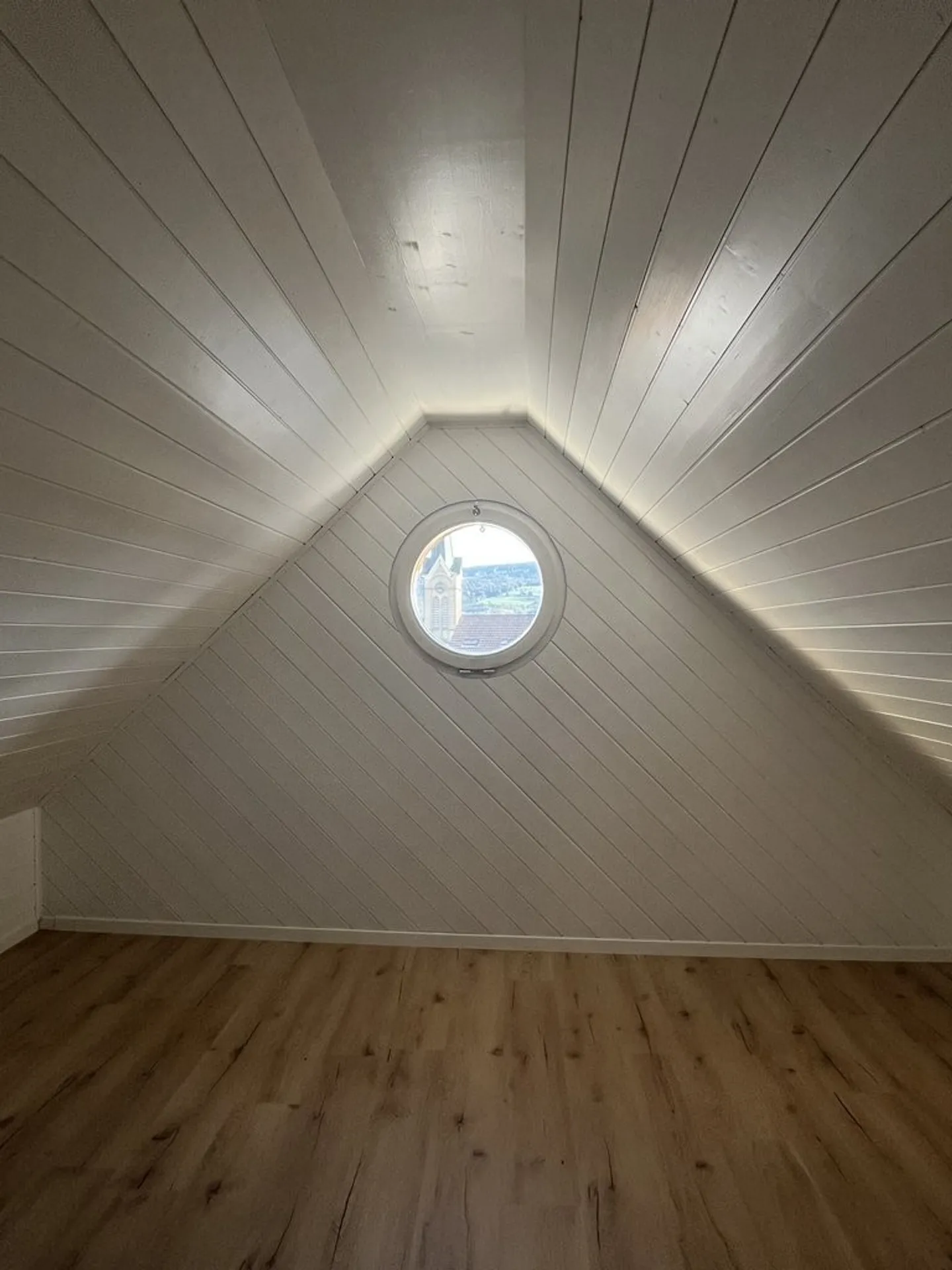 Large 5.5-room apartment for rent in Courtedoux! First net rent offered! - Photo 11 of 12