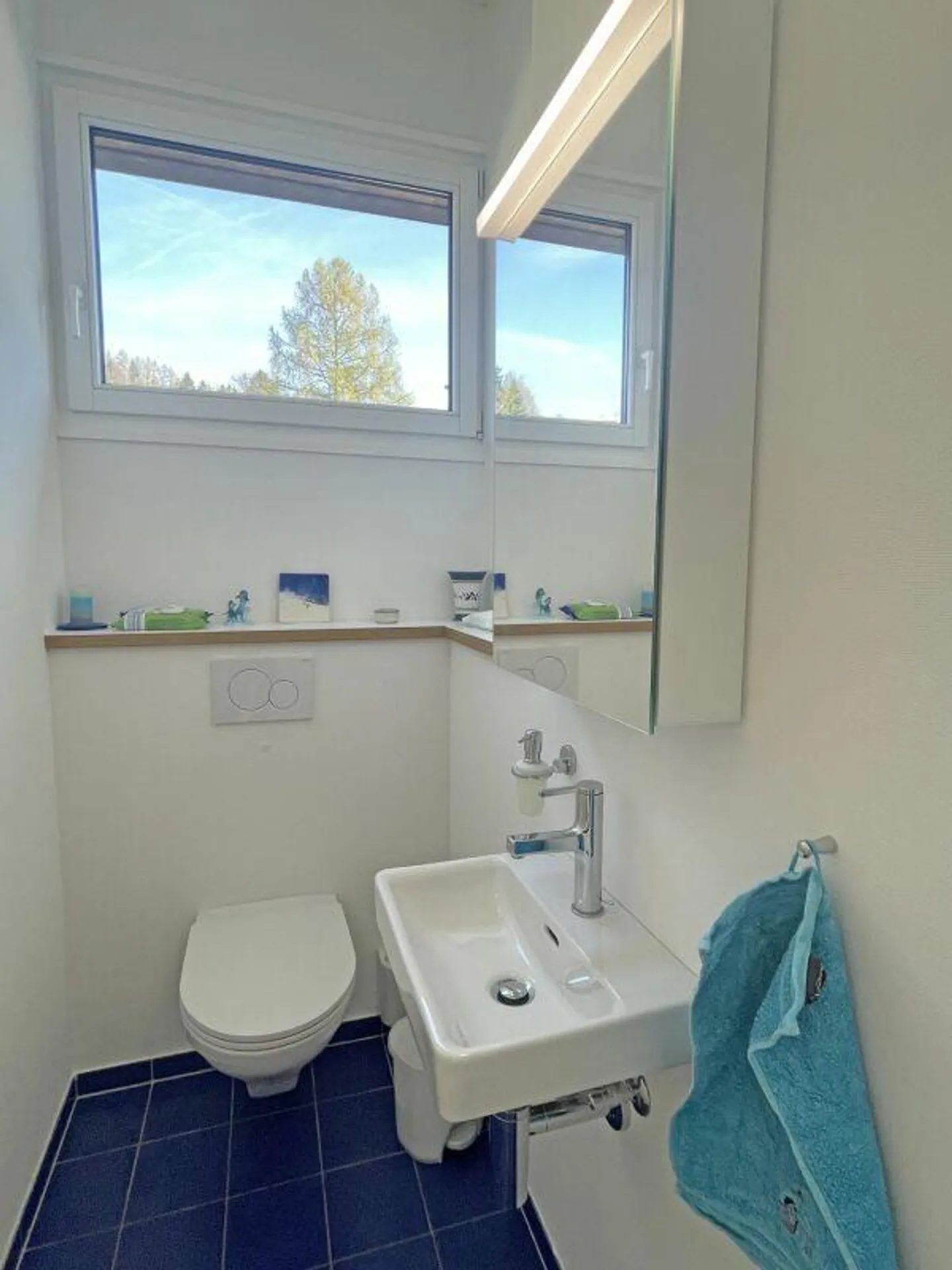 Spacious Duplex in Quiet Area - Photo 7 of 27