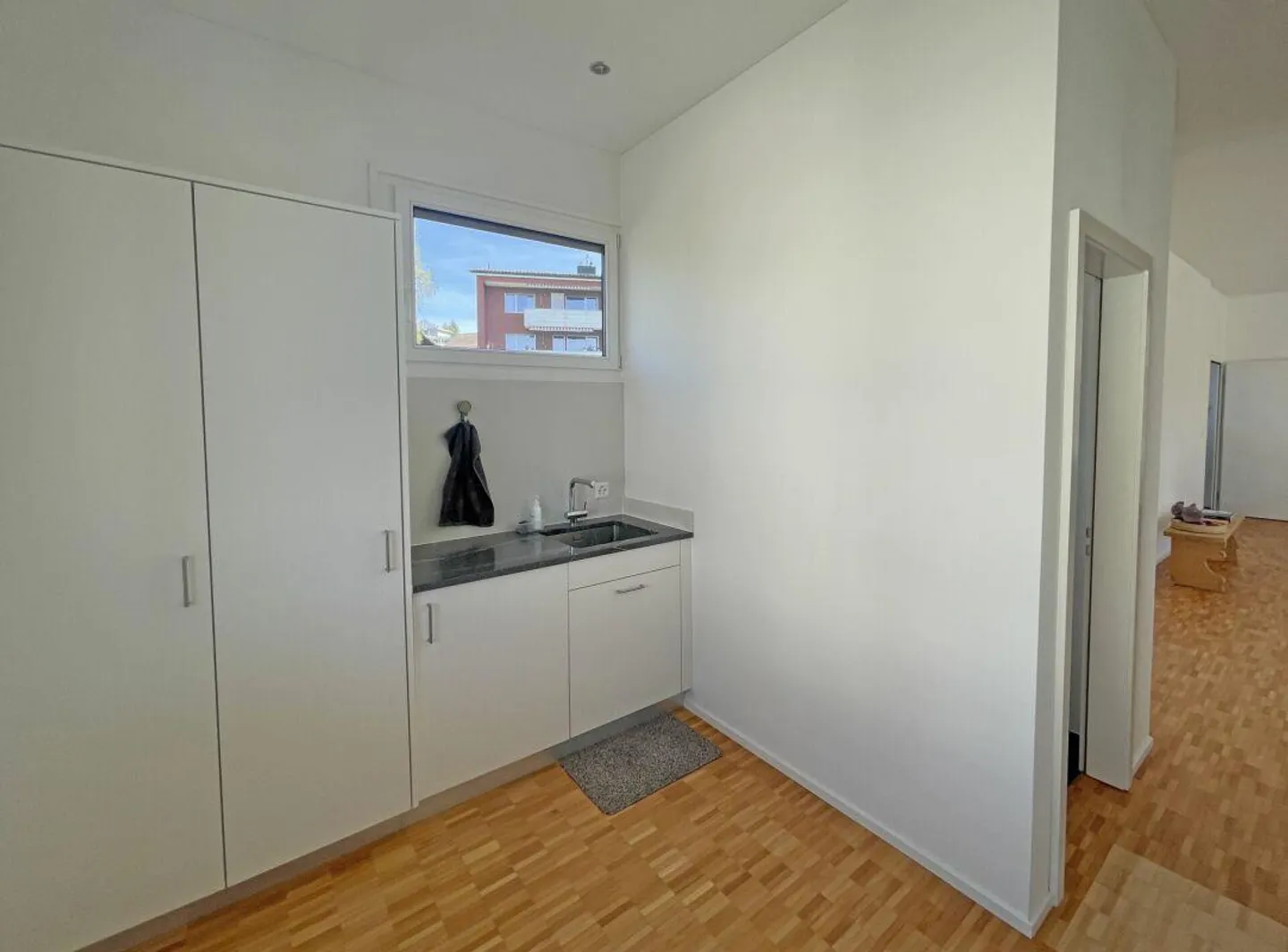 Spacious Duplex in Quiet Area - Photo 12 of 27