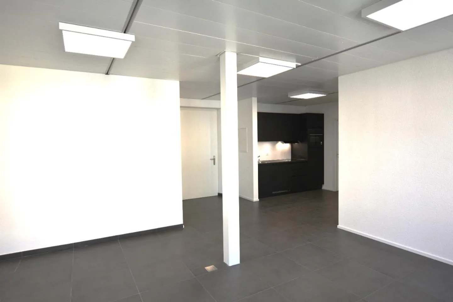 Sehr schöne Büros / Gewerberäume in Delémont - Foto 2 von 9