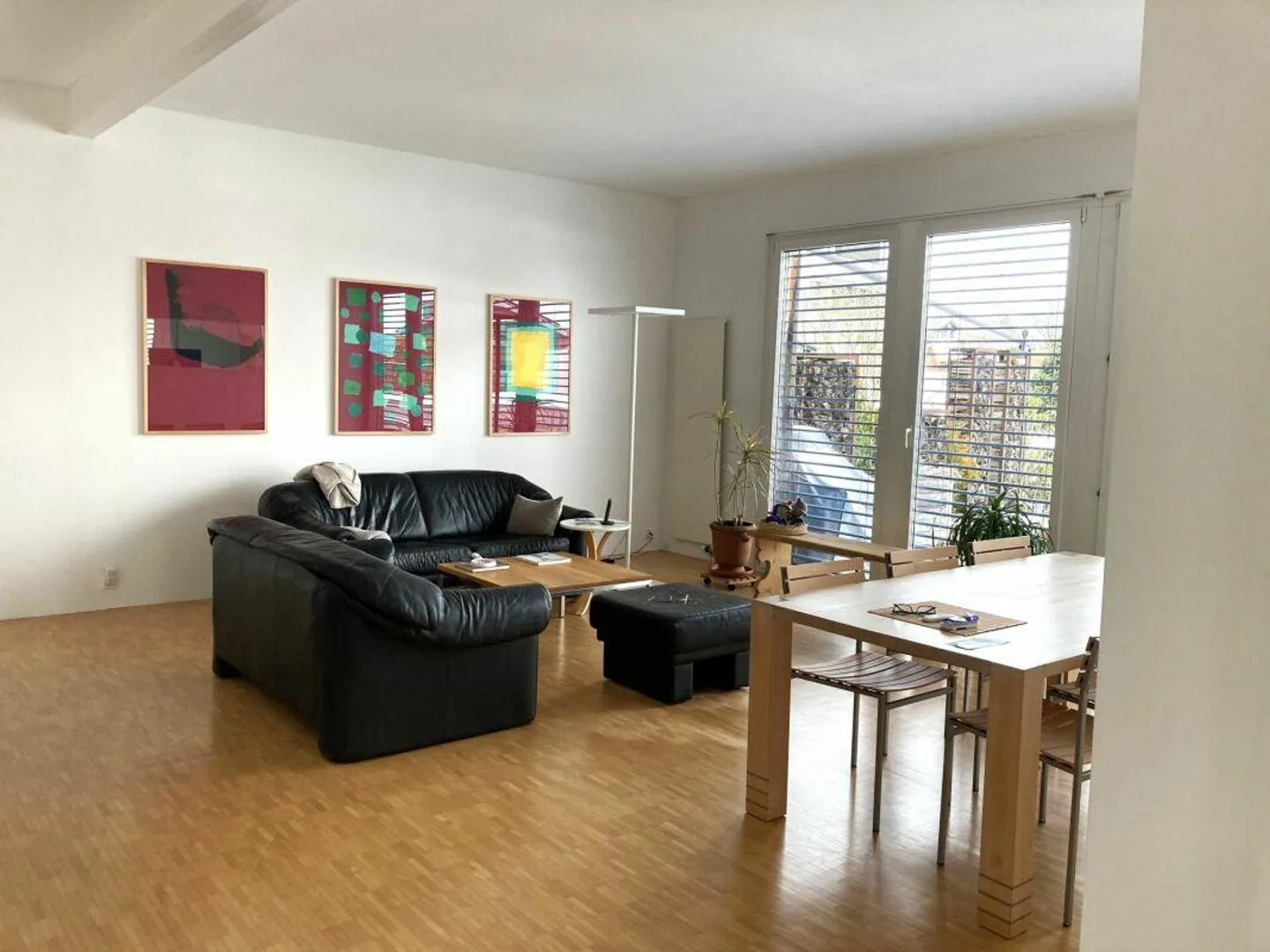 Spacious Duplex in Quiet Area - Photo 18 of 27