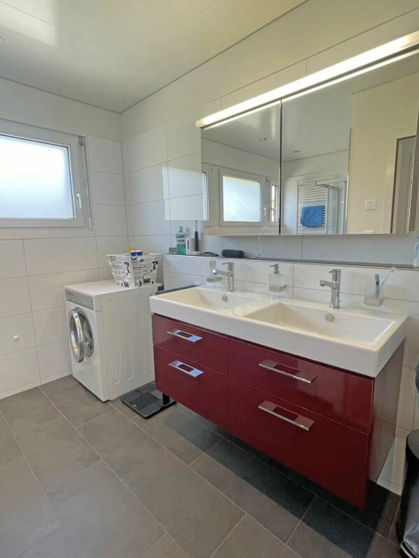 Spacious Duplex in Quiet Area - Photo 21 of 27