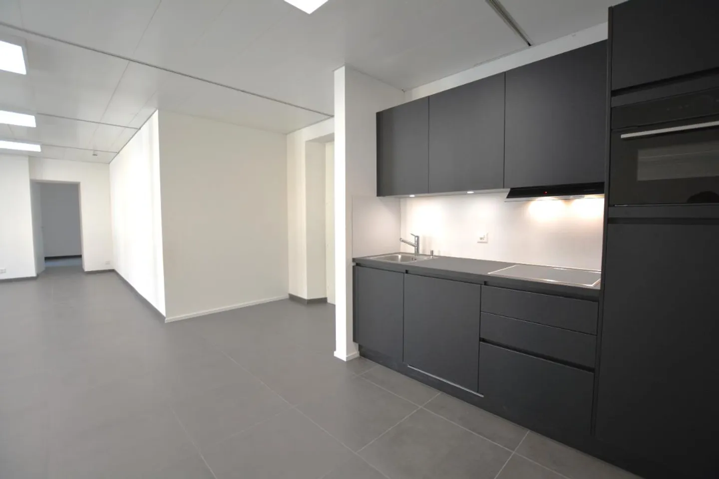 Sehr schöne Büros / Gewerberäume in Delémont - Foto 3 von 9