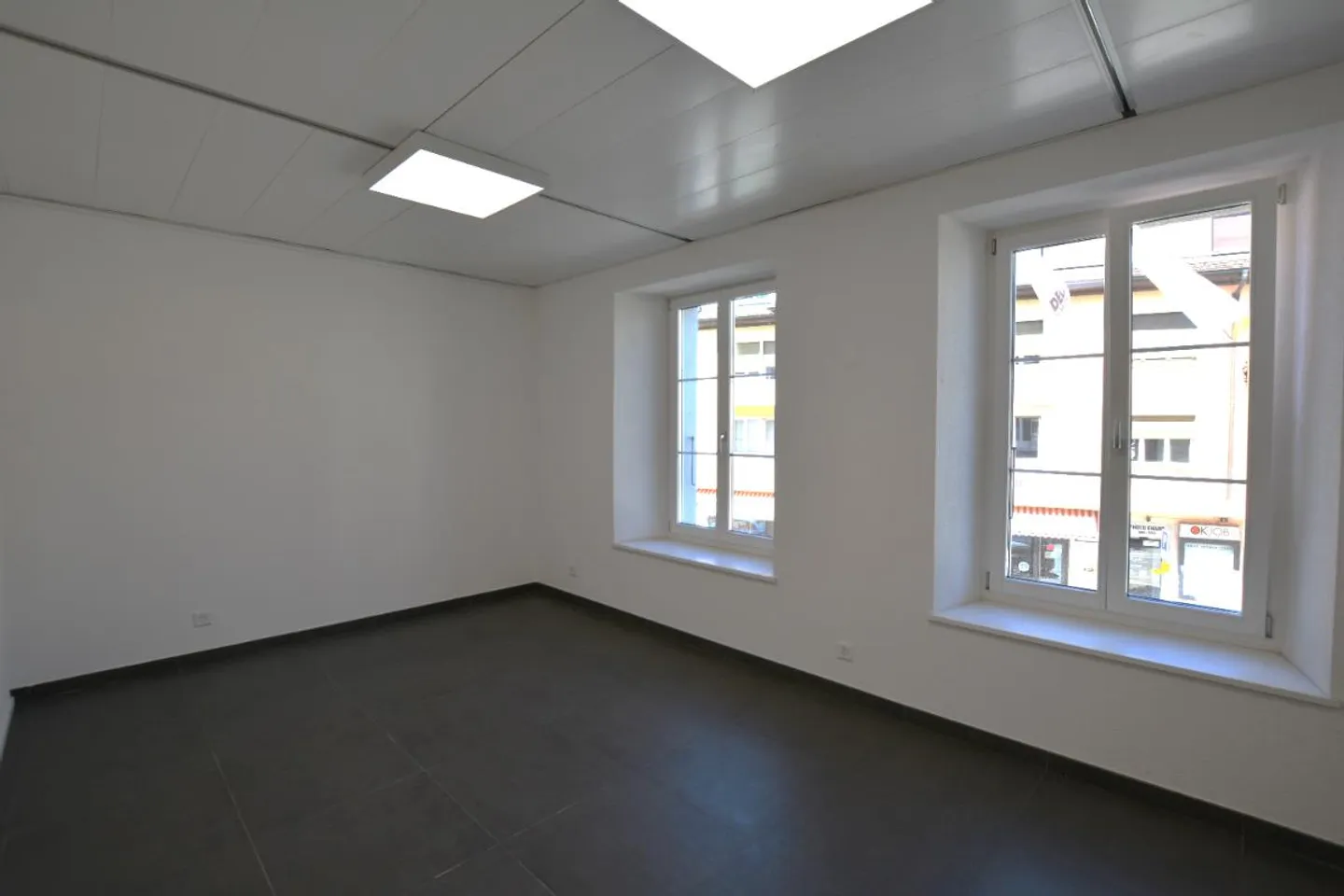 Sehr schöne Büros / Gewerberäume in Delémont - Foto 5 von 9