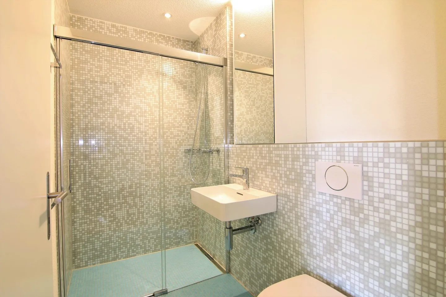 Urban Living in the Green - Photo 4 of 7