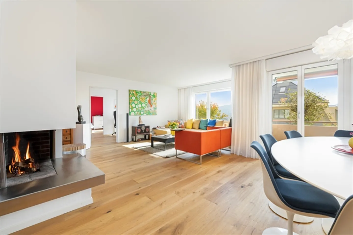 Residential pearl with smart home comfort in a fantastic location - Photo 3 of 13