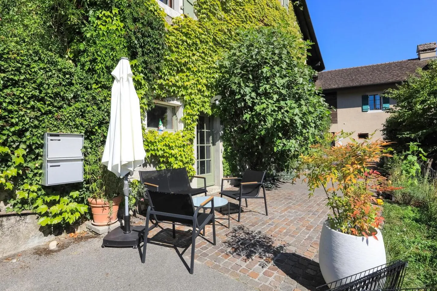 Außergewöhnliches Triplex mit 4,5 Zimmern, Charme und Helligkeit - Foto 3 von 11