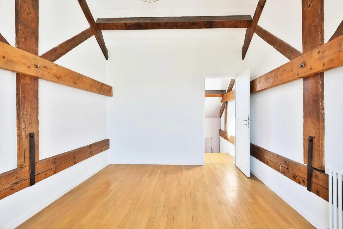 Außergewöhnliches Triplex mit 4,5 Zimmern, Charme und Helligkeit - Foto 6 von 11