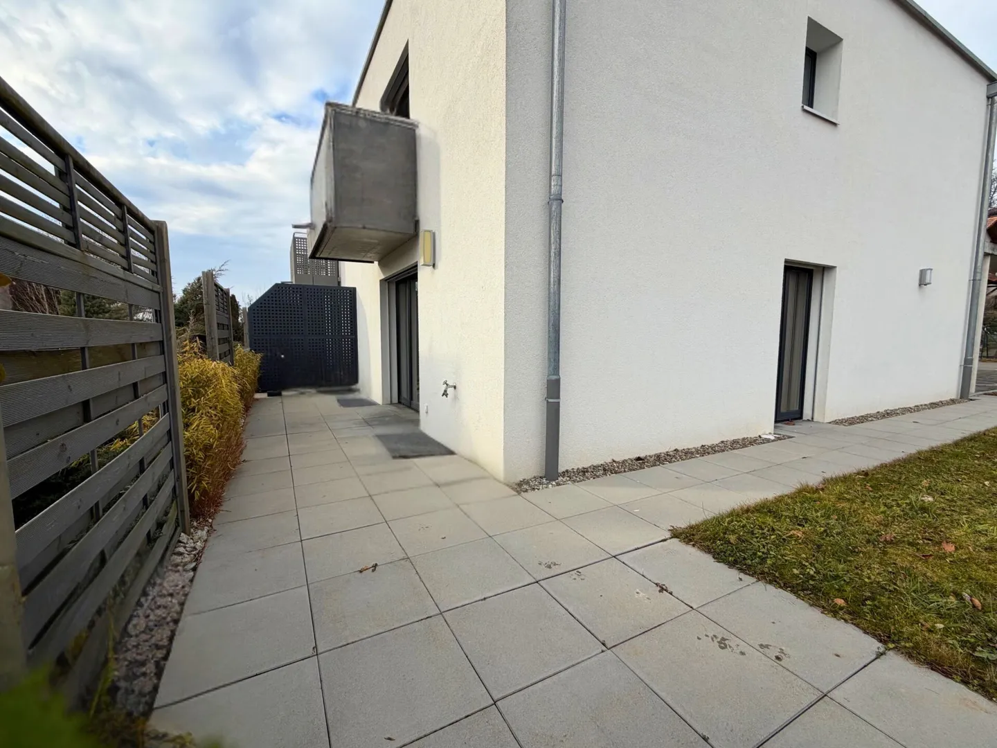 Villa Lumineuse avec Jardin - Photo 2 sur 10