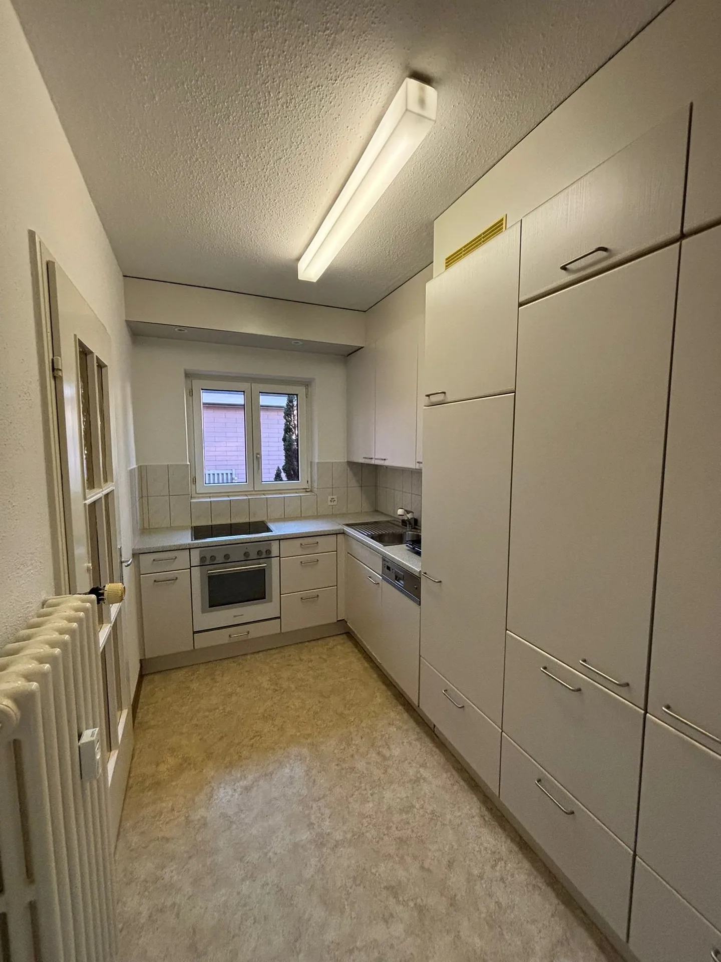 Charming 3-room apartment with lake view - Photo 3 of 10