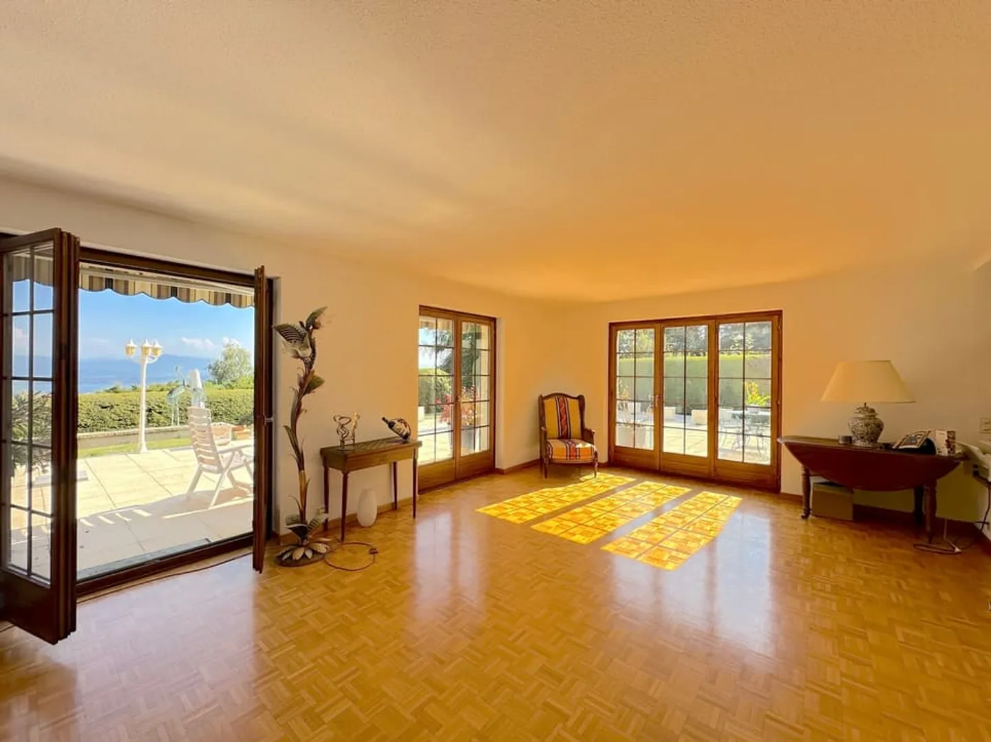 Authentisches Waadtländer Haus mit freiem Blick auf die Alpen und den See - Foto 4 von 13