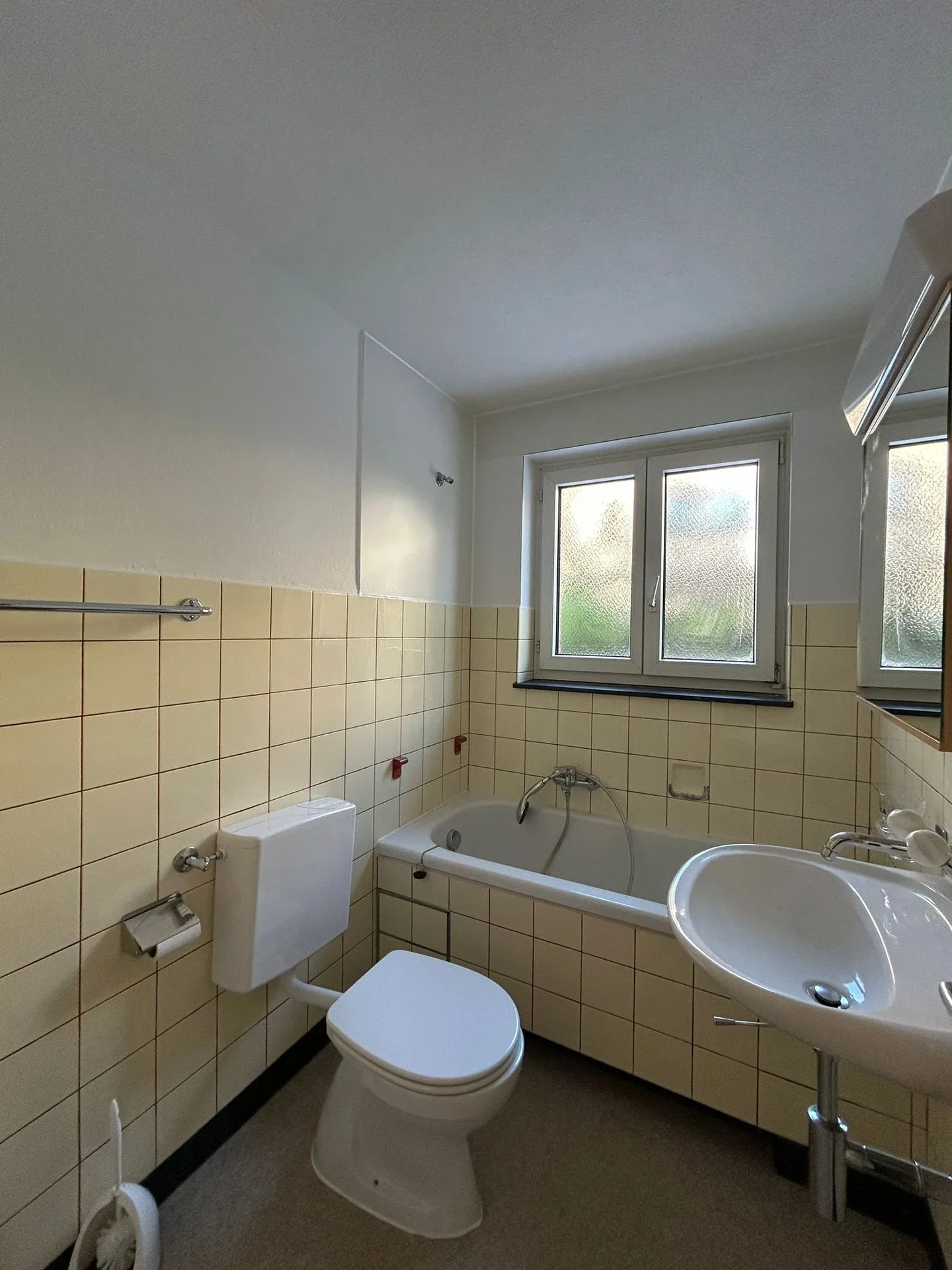 Charming 3-room apartment with lake view - Photo 7 of 10