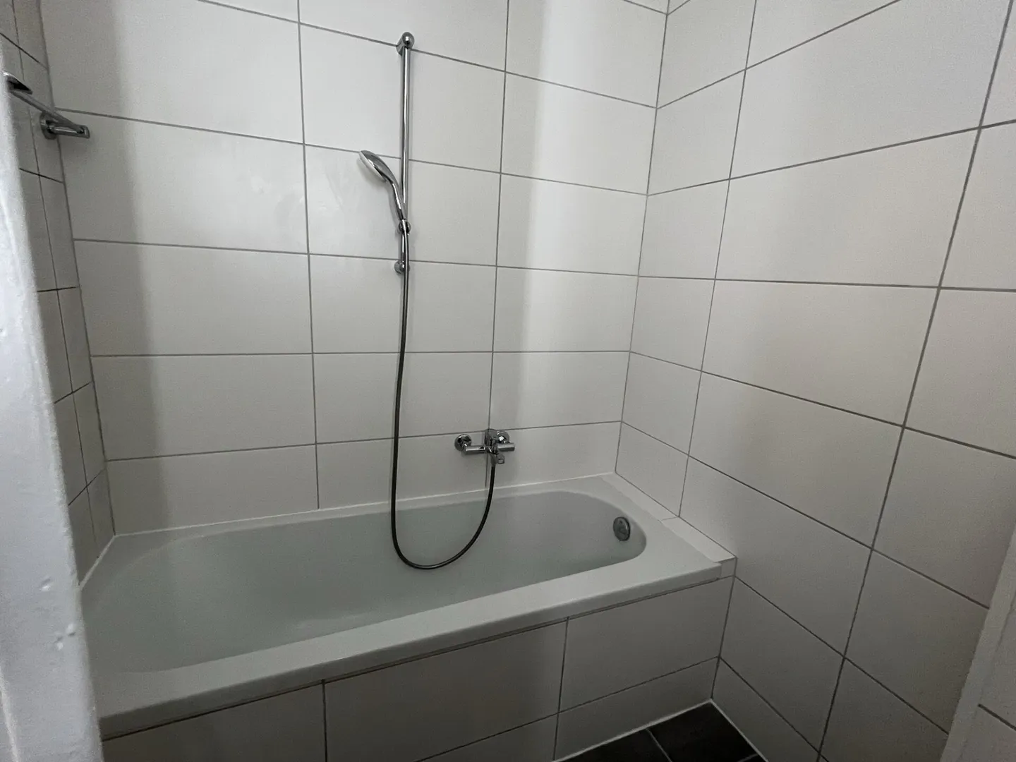 Appartamento spazioso ristrutturato di 4,5 stanze in un edificio storico - Foto 6 di 20