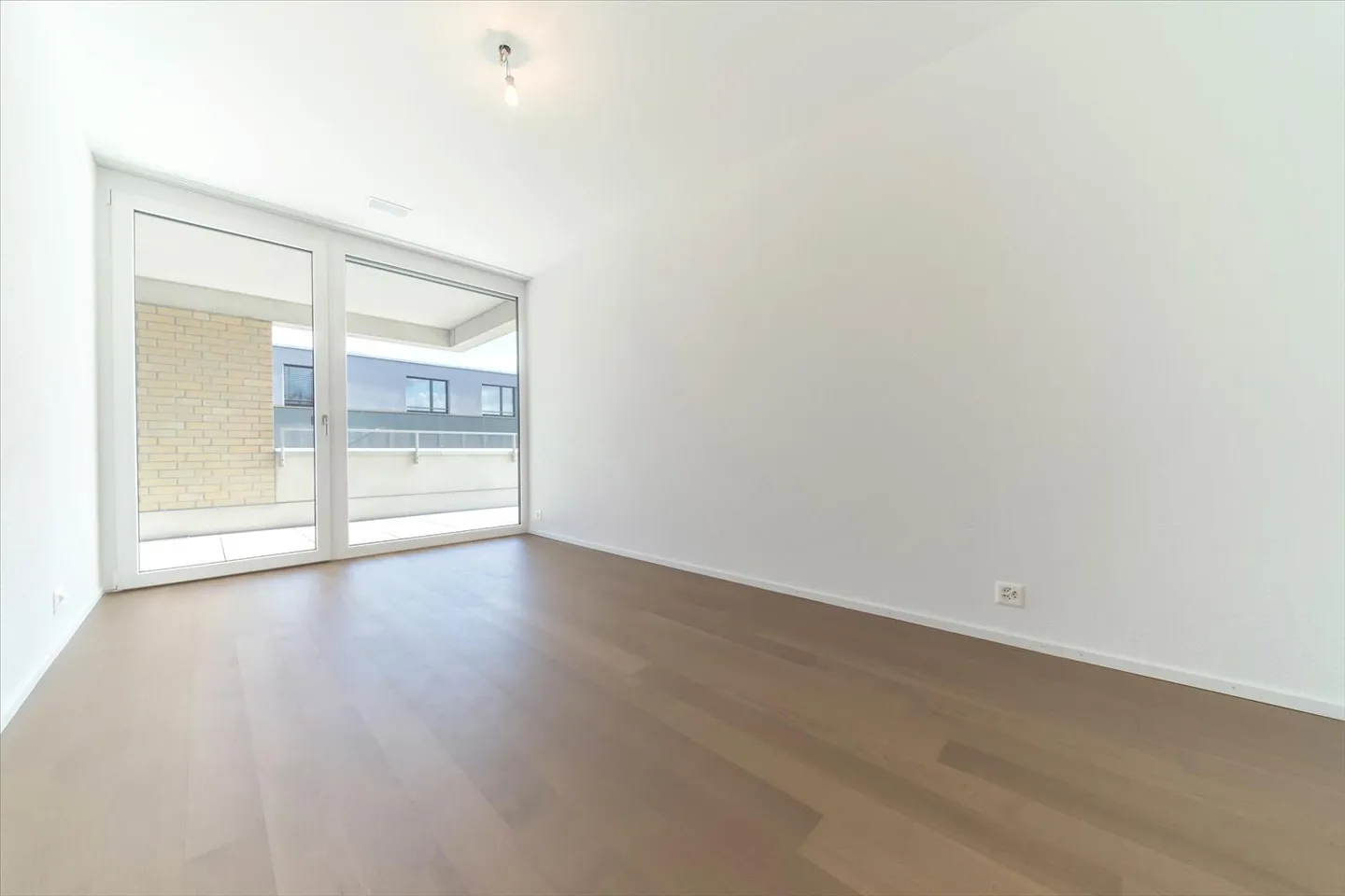 Modern apartment directly at the Suhr train station - Photo 5 of 6