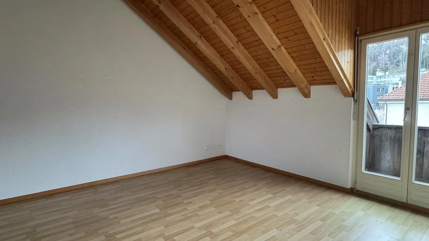 Appartement sous les combles de 1,5 pièce avec balcon - Photo 2 sur 6