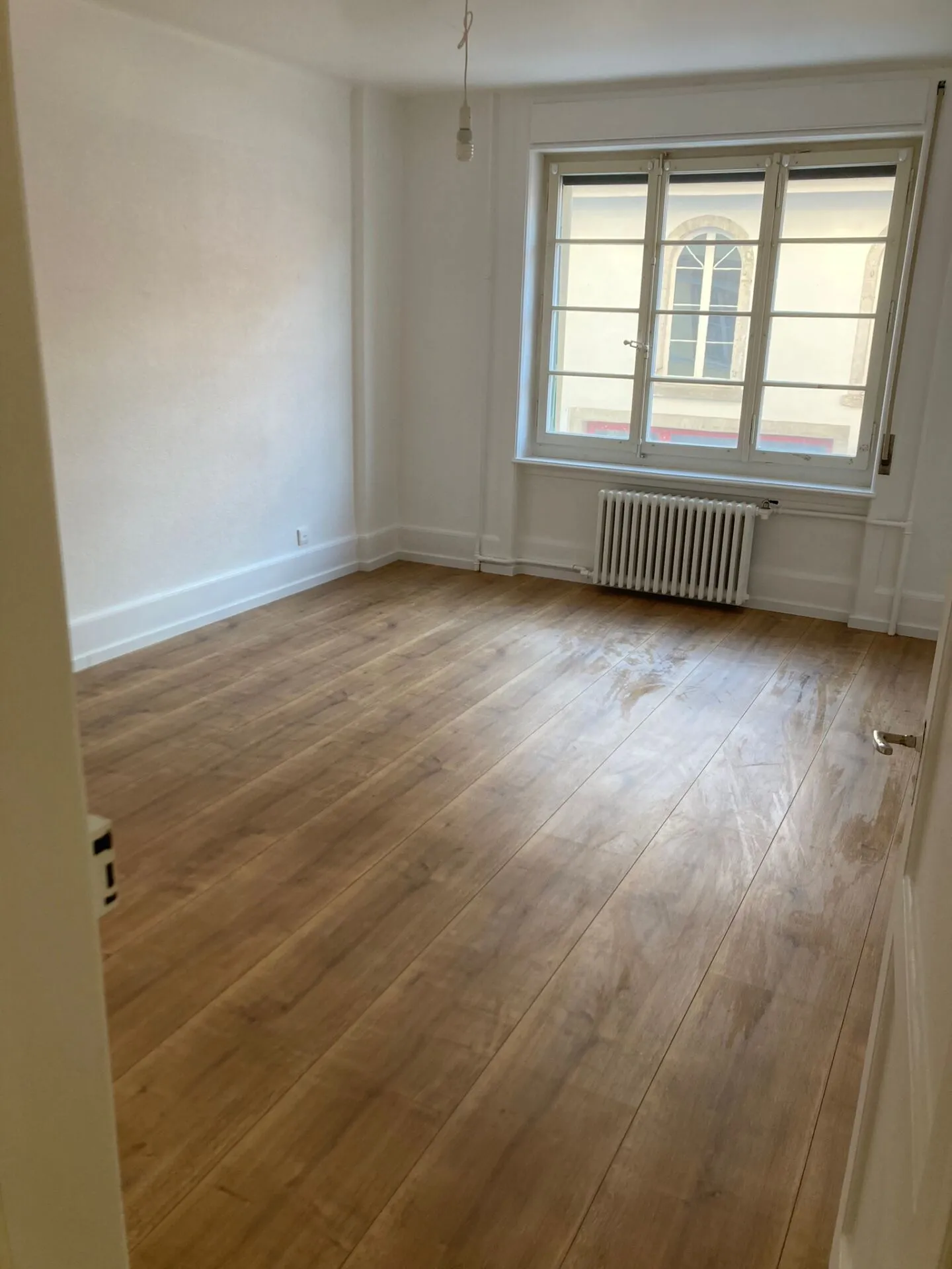 Appartamento spazioso ristrutturato di 4,5 stanze in un edificio storico - Foto 2 di 20