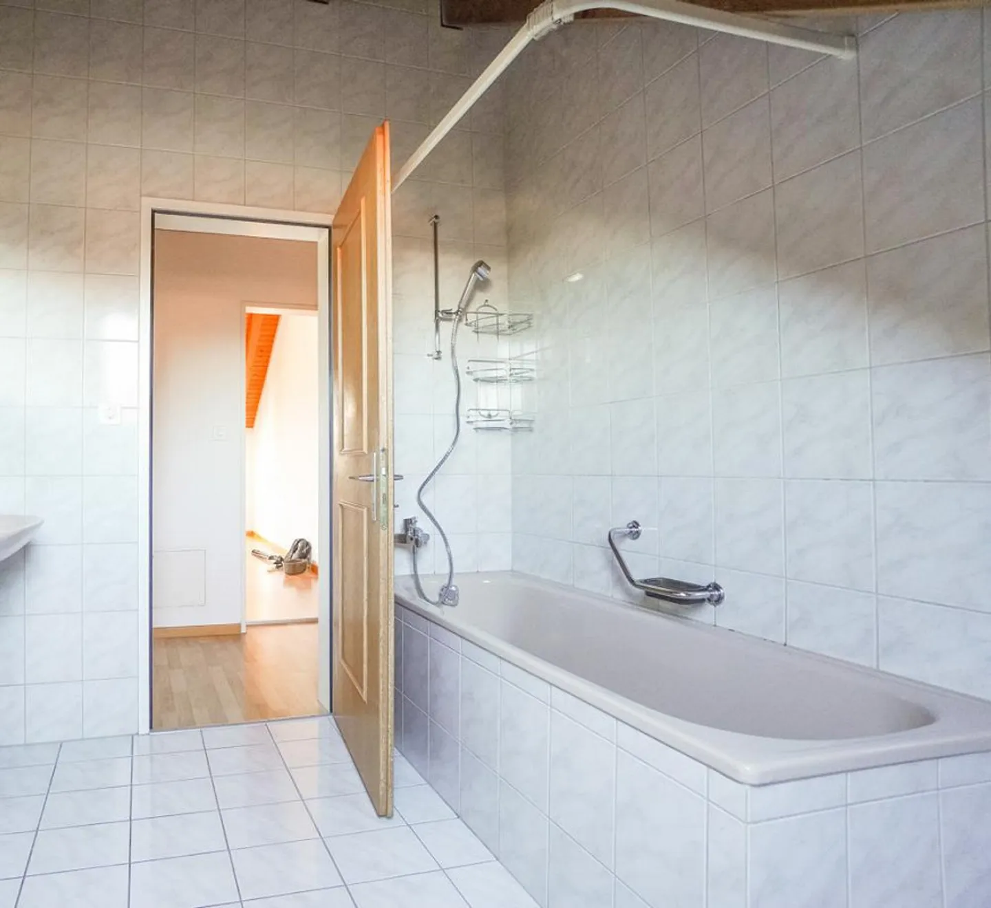 Appartement sous les combles de 1,5 pièce avec balcon - Photo 4 sur 6