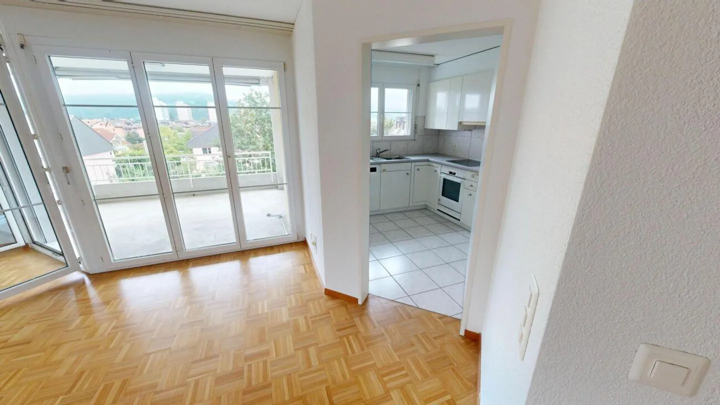 Attractive apartment seeks tenant - Photo 5 of 12