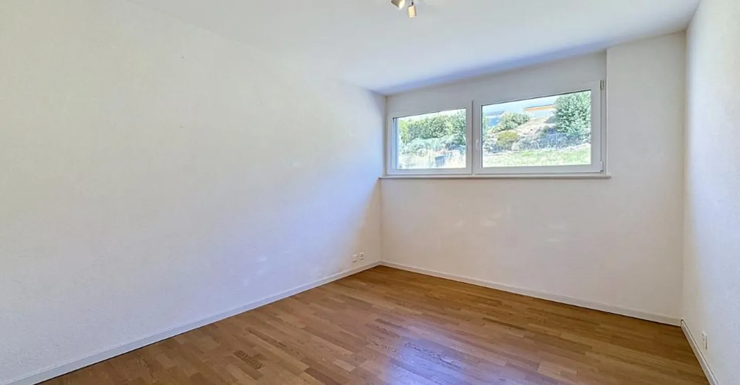 Stunning Semi-Detached House (B2) with Breathtaking View - Photo 11 of 12