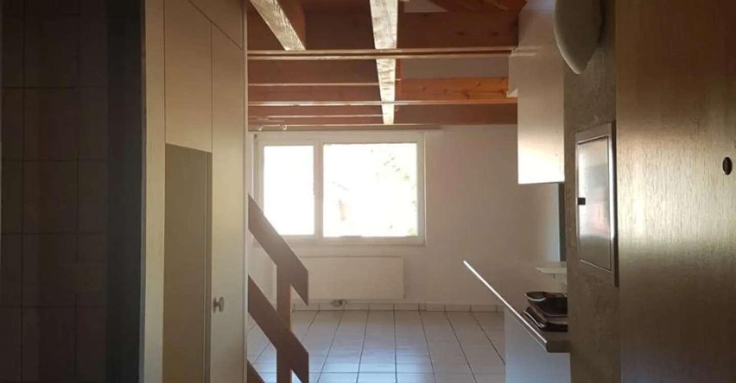 Duplex attic of 84 m2 on the 3rd floor, without elevator - Photo 4 of 7