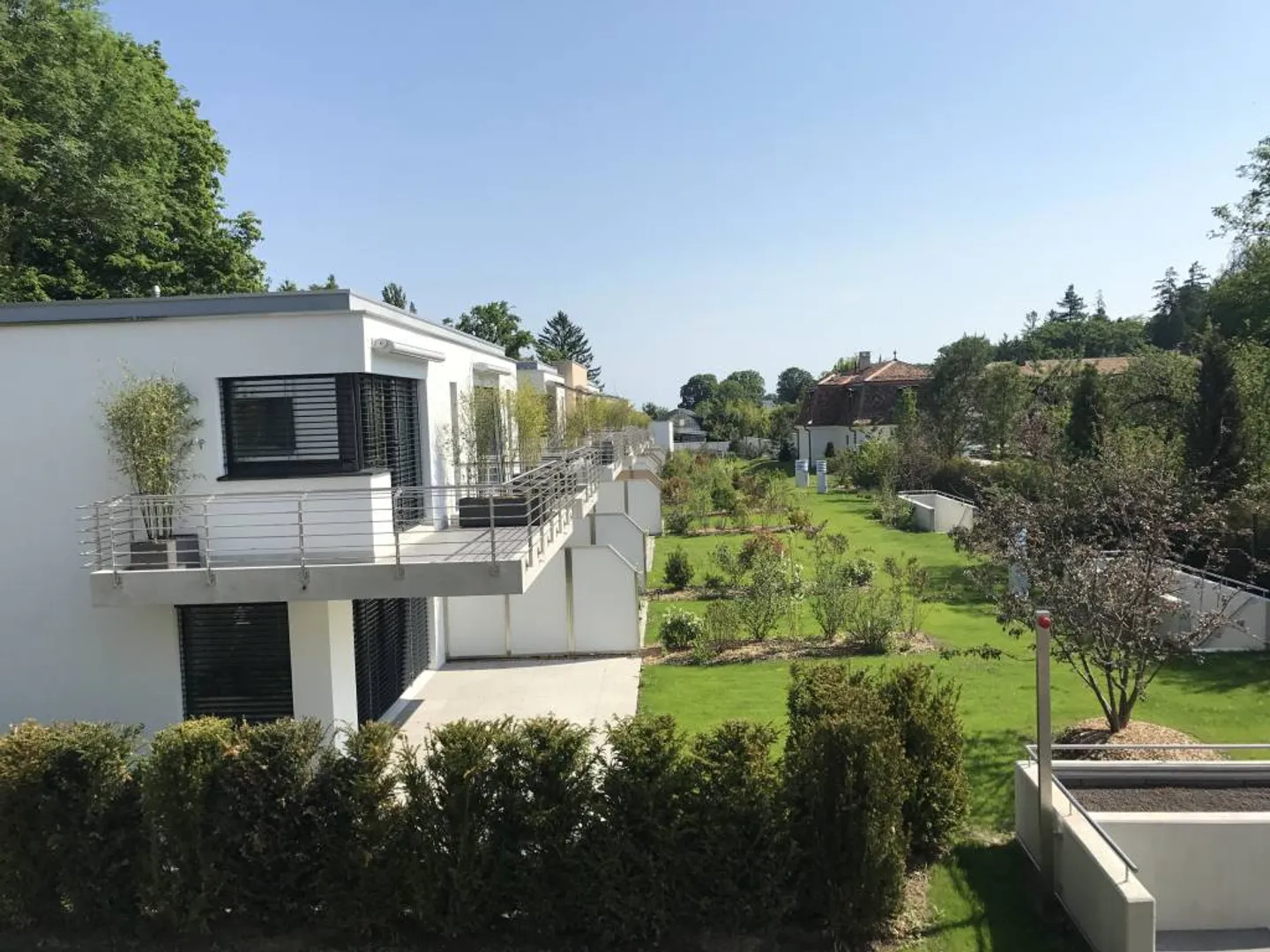 Semi-Detached House 6 Rooms - Photo 2 of 12