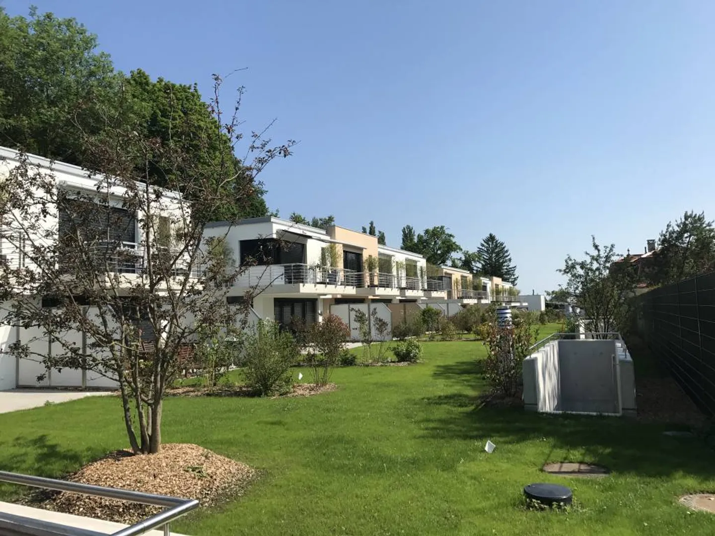 Semi-Detached House 6 Rooms - Photo 1 of 12