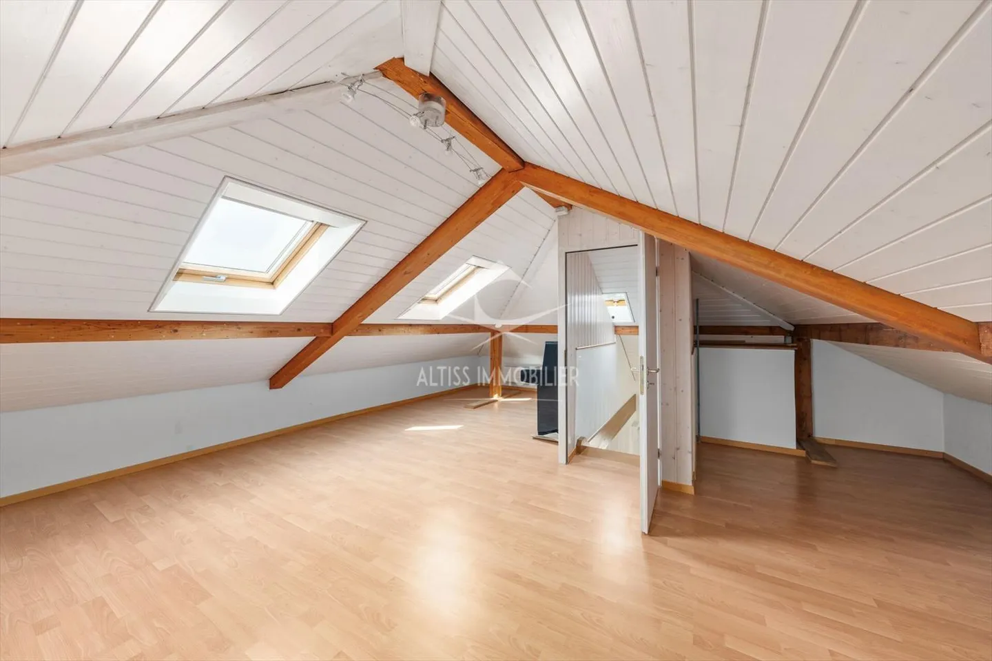 7-room House - Photo 12 of 13