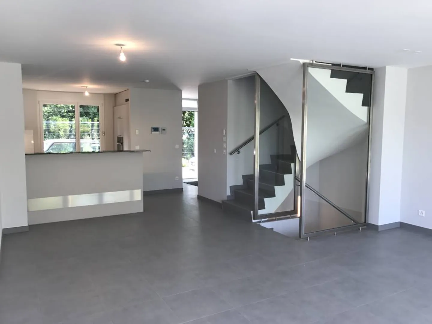 Semi-Detached House 6 Rooms - Photo 5 of 12