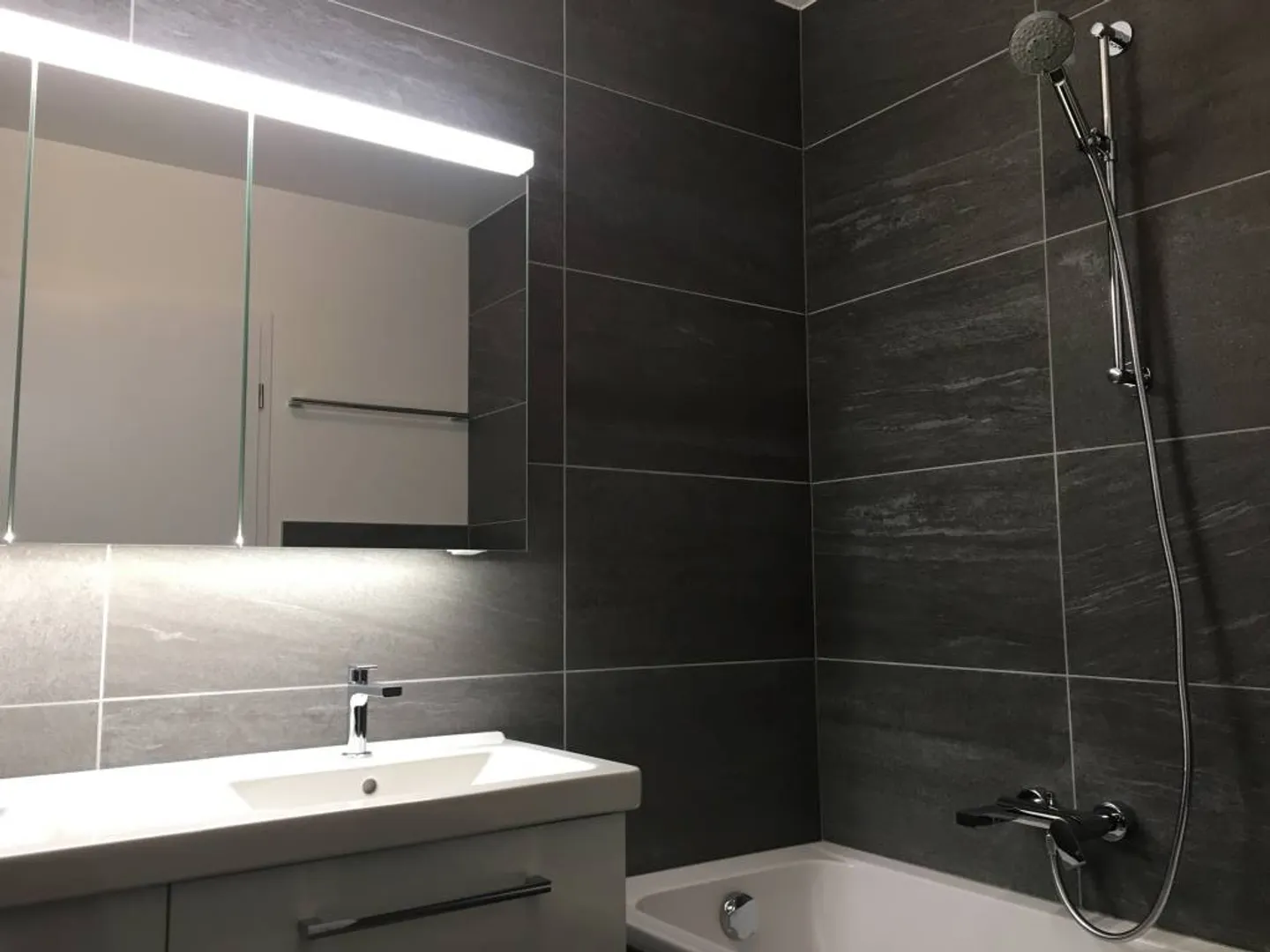 Semi-Detached House 6 Rooms - Photo 8 of 12