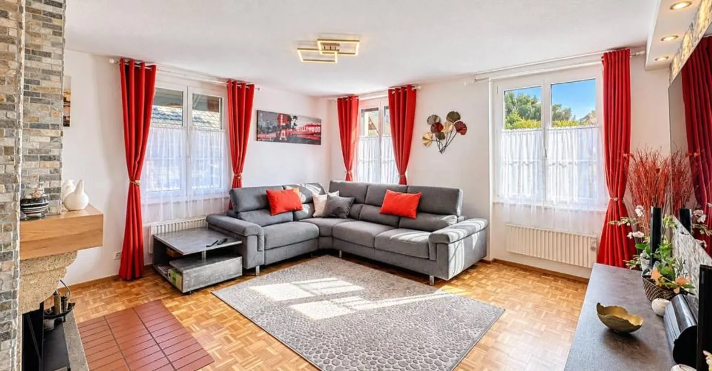 Charming Duplex in the Heart of Dombresson - Photo 2 of 10