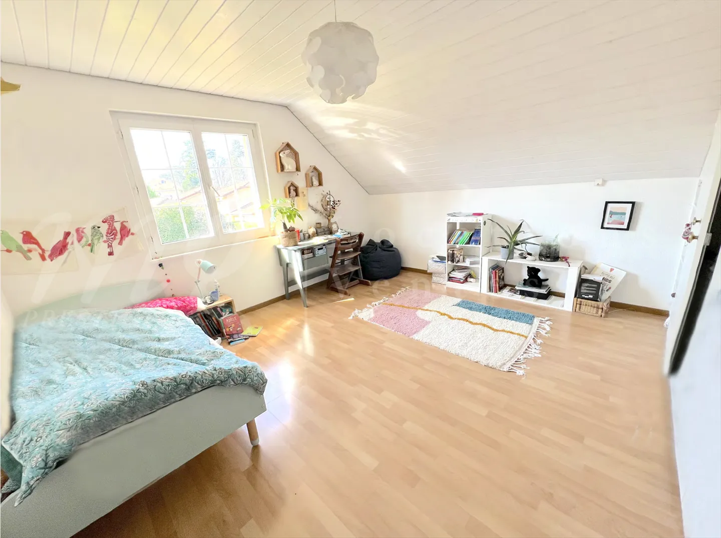LARGE FAMILY HOUSE OF 375 m2 - RENOVATED - WITH BEAUTIFUL GARDEN - Photo 12 of 13