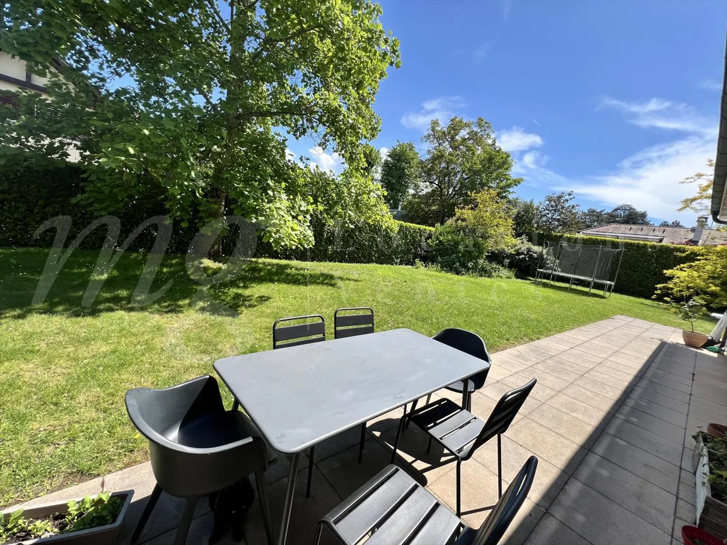 LARGE FAMILY HOUSE OF 375 m2 - RENOVATED - WITH BEAUTIFUL GARDEN - Photo 4 of 13