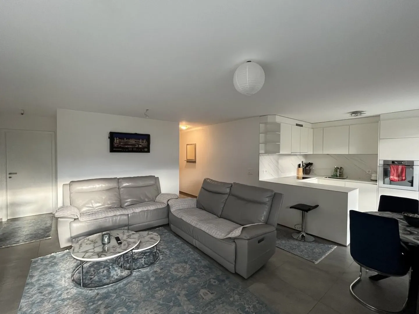 Modernes Apartment mit Balkon - Foto 3 von 7