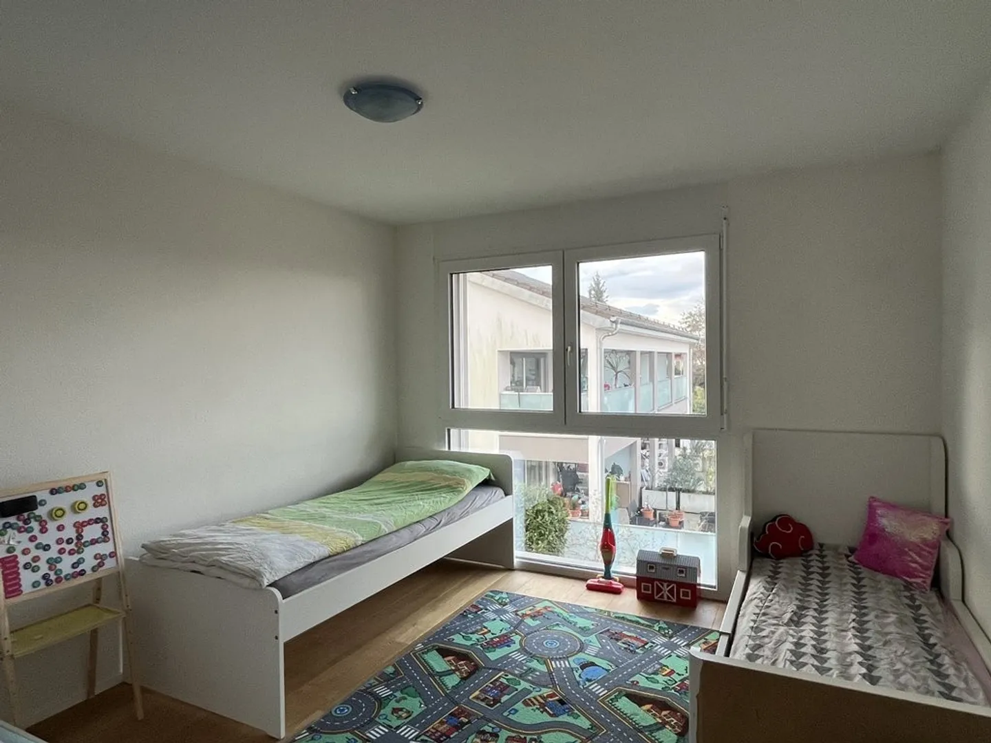 Modernes Apartment mit Balkon - Foto 6 von 7