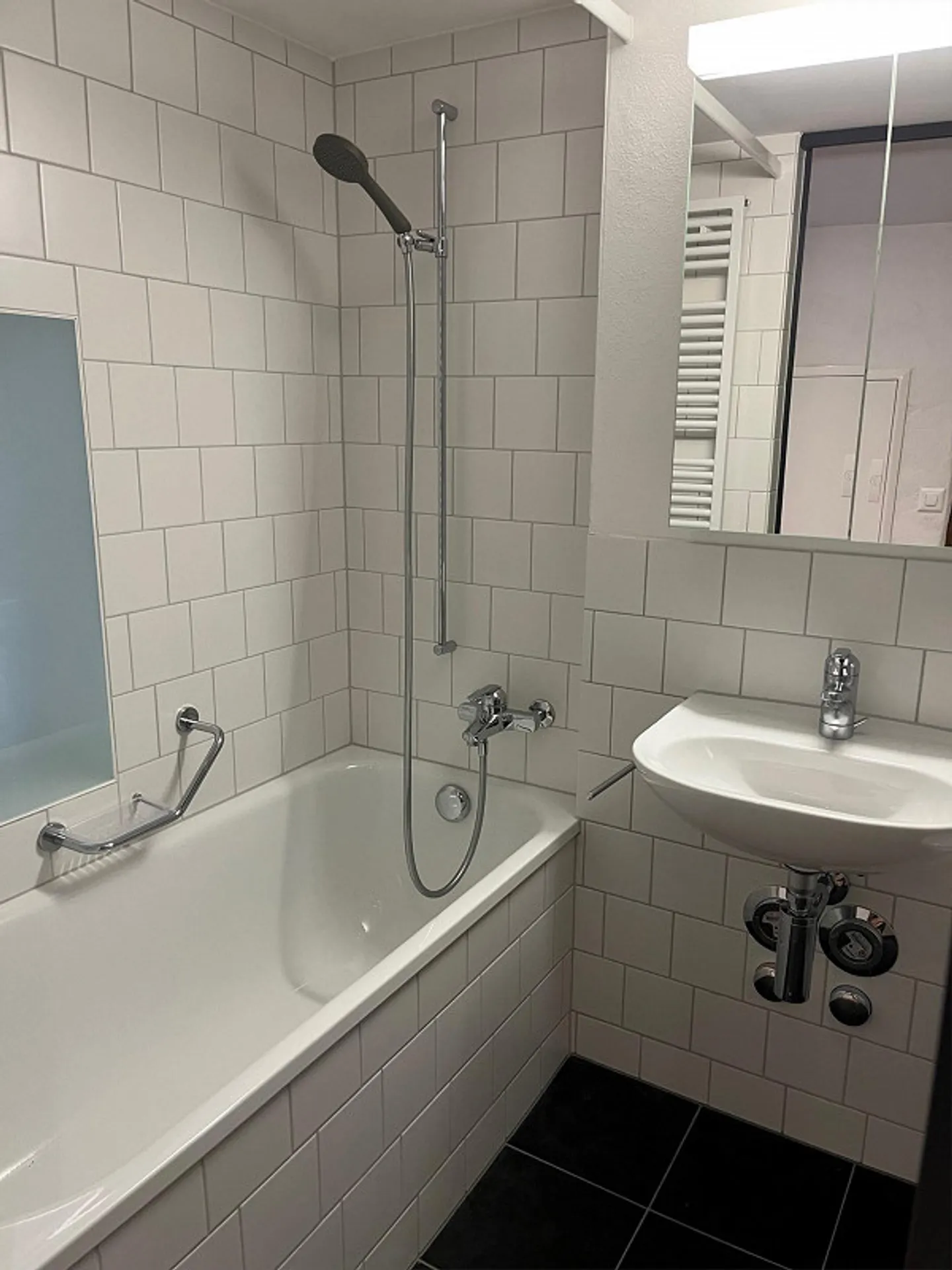 Charming 2.5-room apartment in the Bern Old Town - Photo 3 of 9