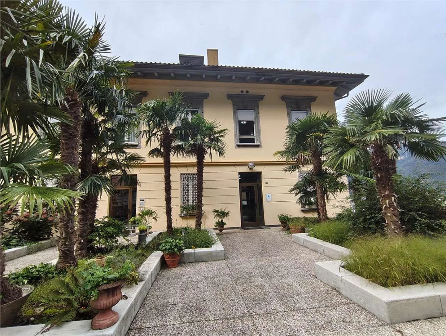 Bureau avec places de parking à Mendrisio - Photo 4 sur 8