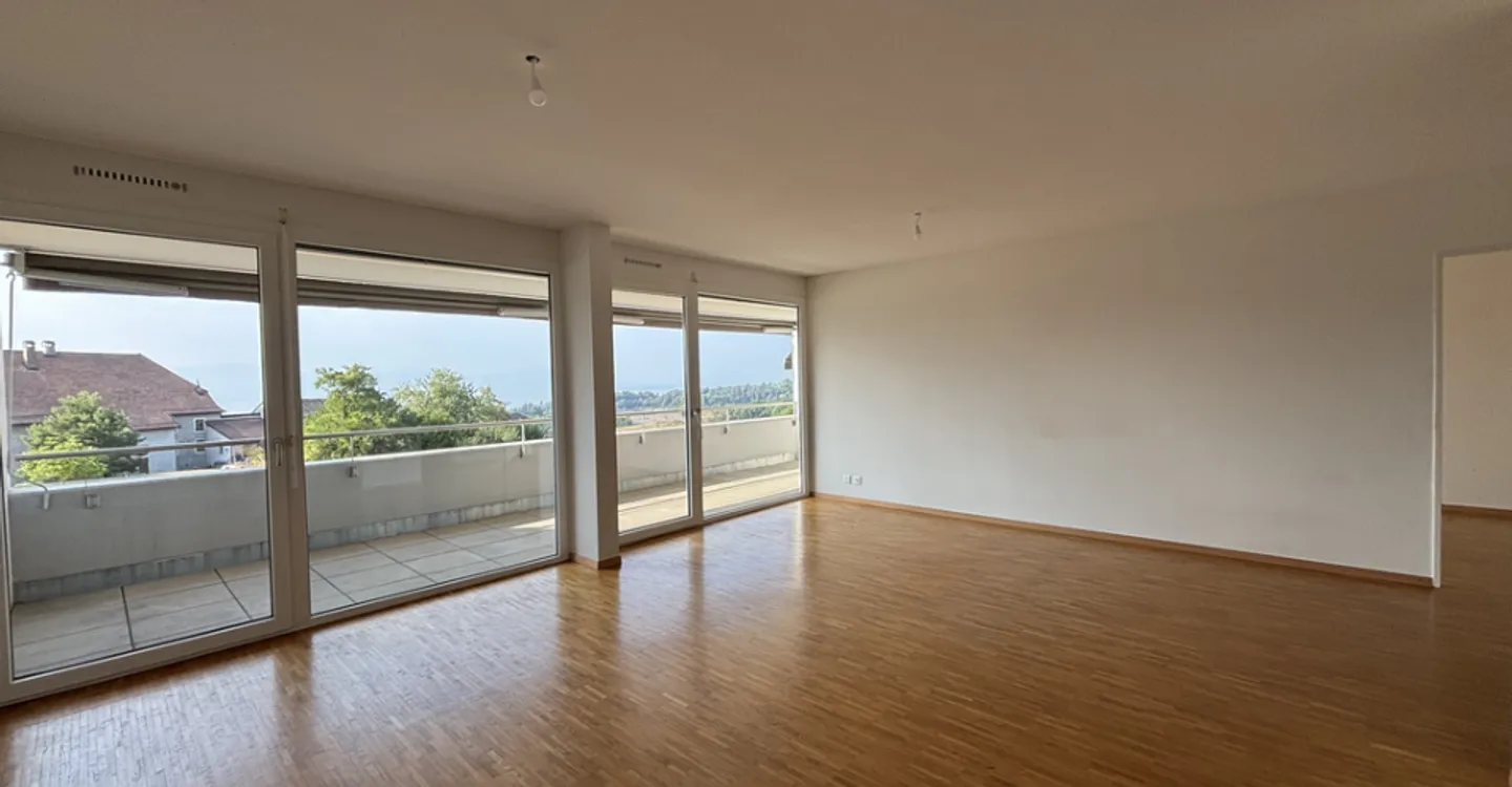 Condo spacieux avec vue sur le lac - Photo 2 sur 8