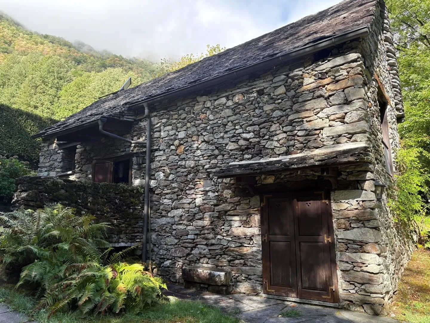 Rustic House of 3.5 Rooms in Moghegno, Vallemaggia - Photo 3 of 10