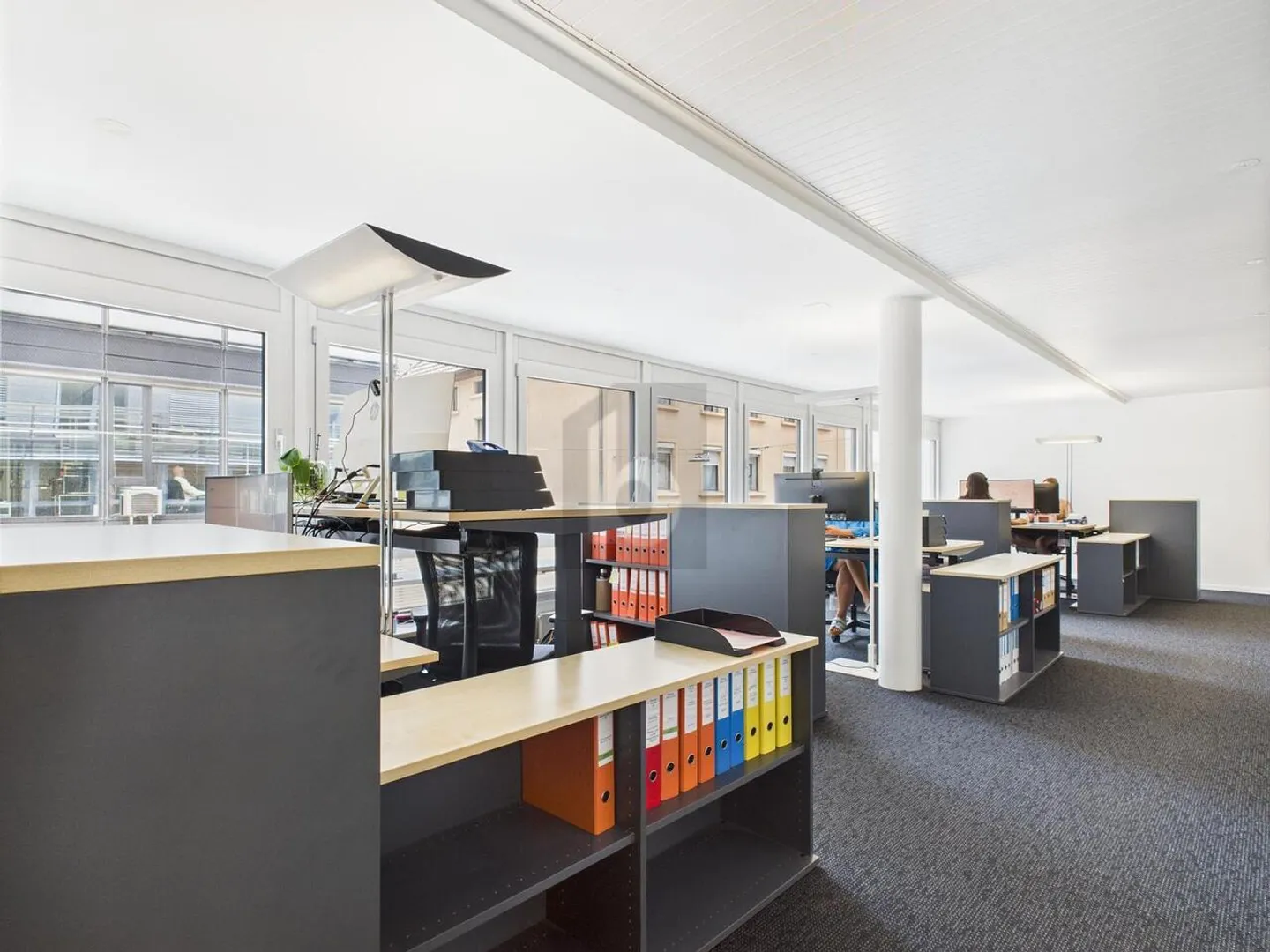 BEAUCOUP D'ESPACE DANS UN EMPLACEMENT ABSOLUMENT CENTRAL - Photo 4 sur 6