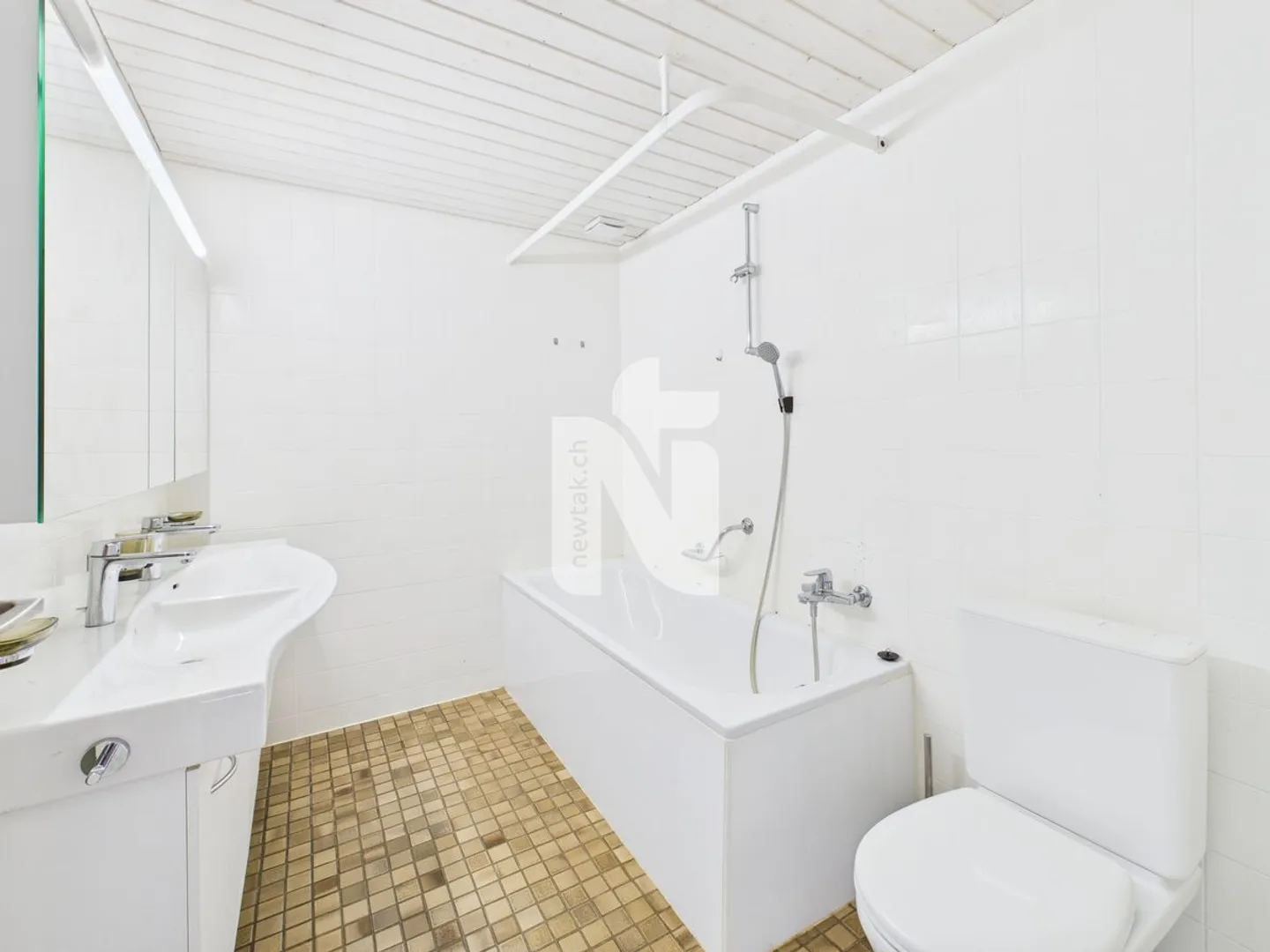 Très belle maison avec vue, jardin, coin salon et grand carport - Photo 6 sur 9