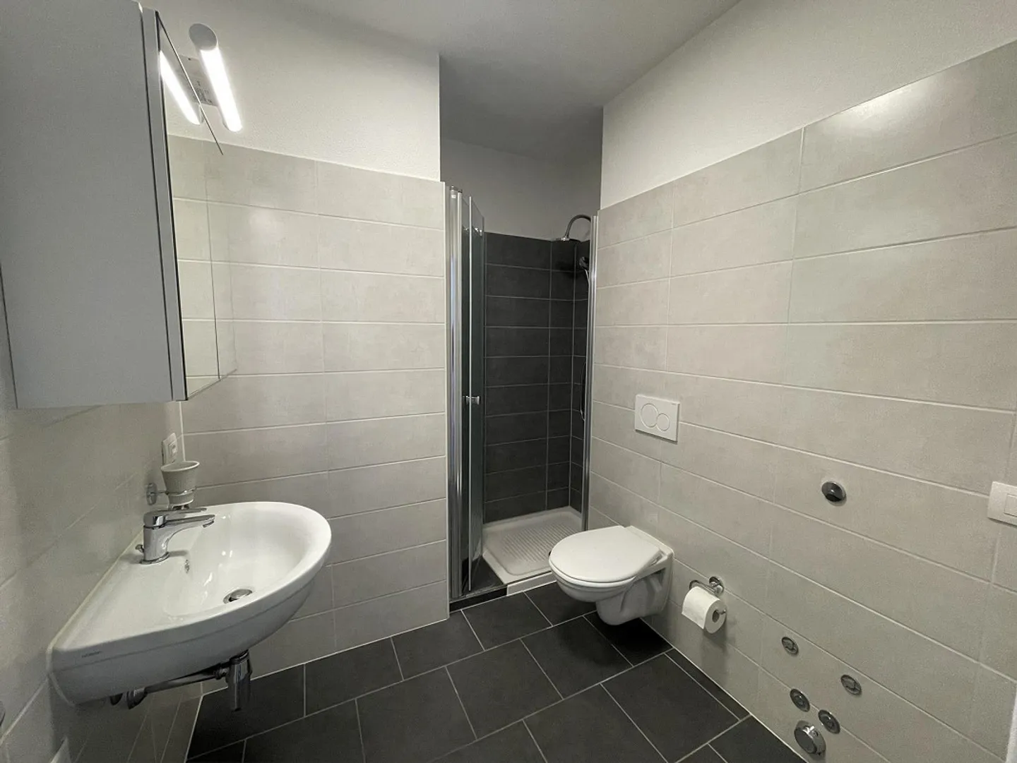 Interesting 2.5 Room Apartment with Terrace and Parking Space - Photo 6 of 11