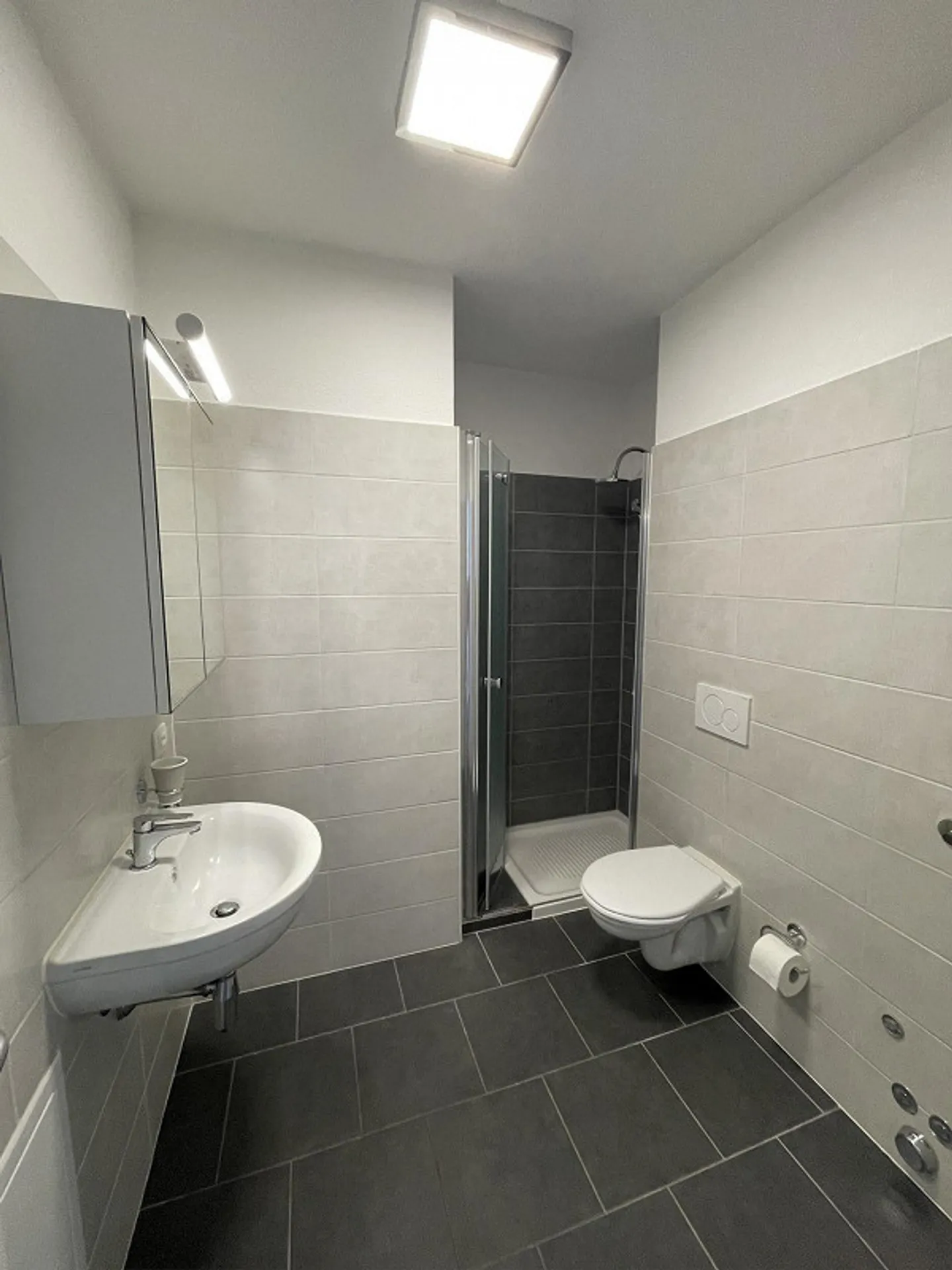 Interesting 2.5 Room Apartment with Terrace and Parking Space - Photo 7 of 11