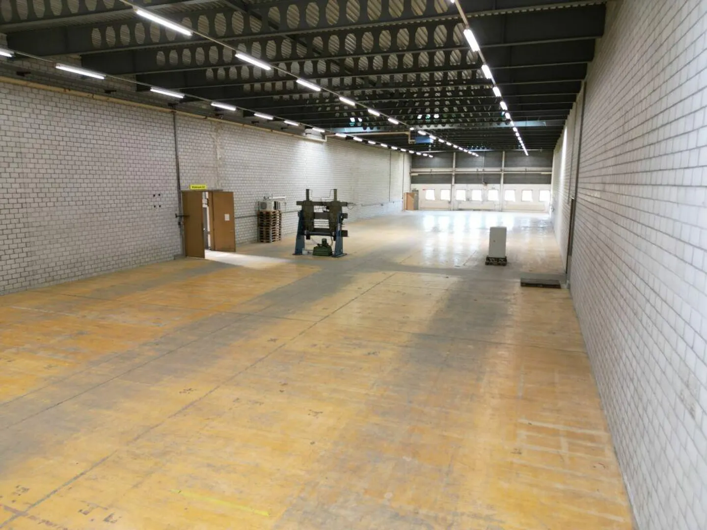 Spazi di stoccaggio, logistica o produzione di prima classe a partire da 383m² fino a... - Foto 3 di 10