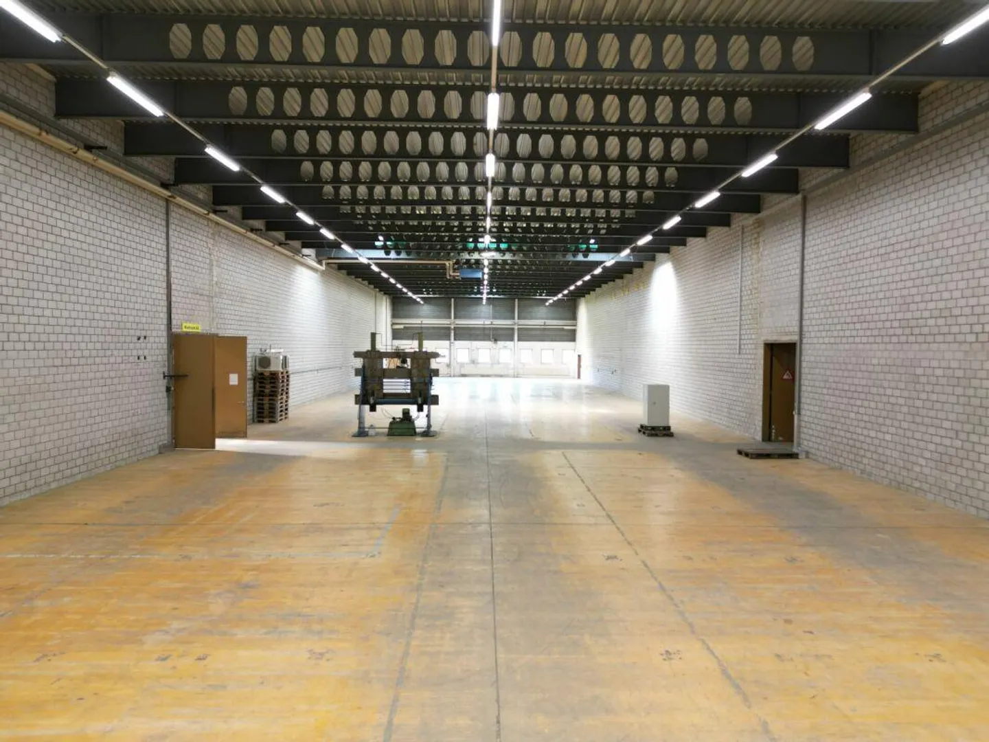 Spazi di stoccaggio, logistica o produzione di prima classe a partire da 383m² fino a... - Foto 5 di 10