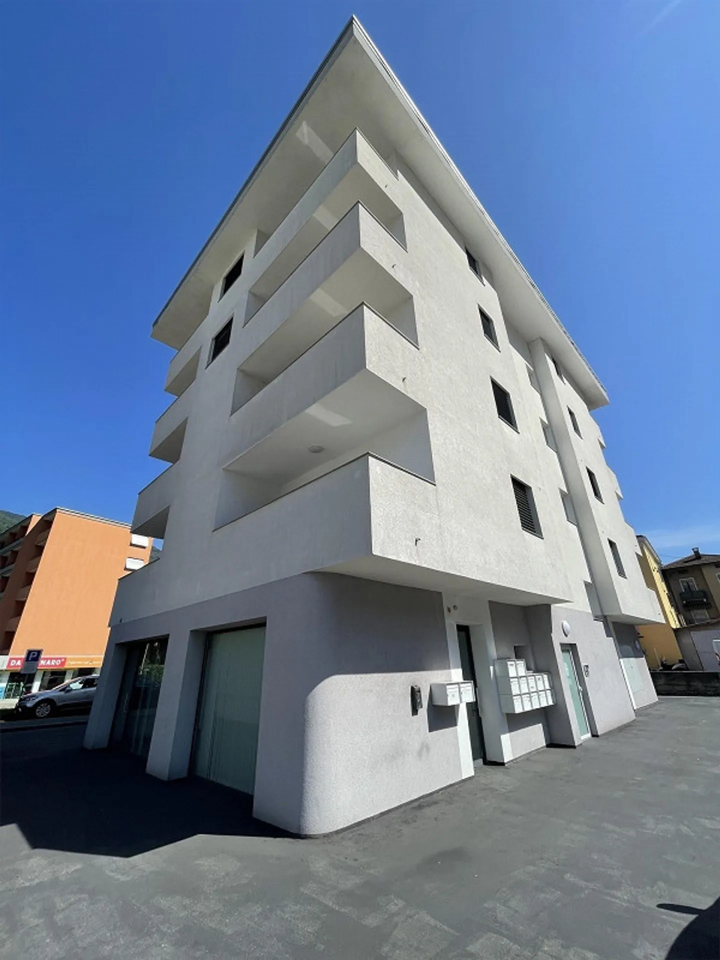 Interesting 2.5 Room Apartment with Terrace and Parking Space - Photo 11 of 11