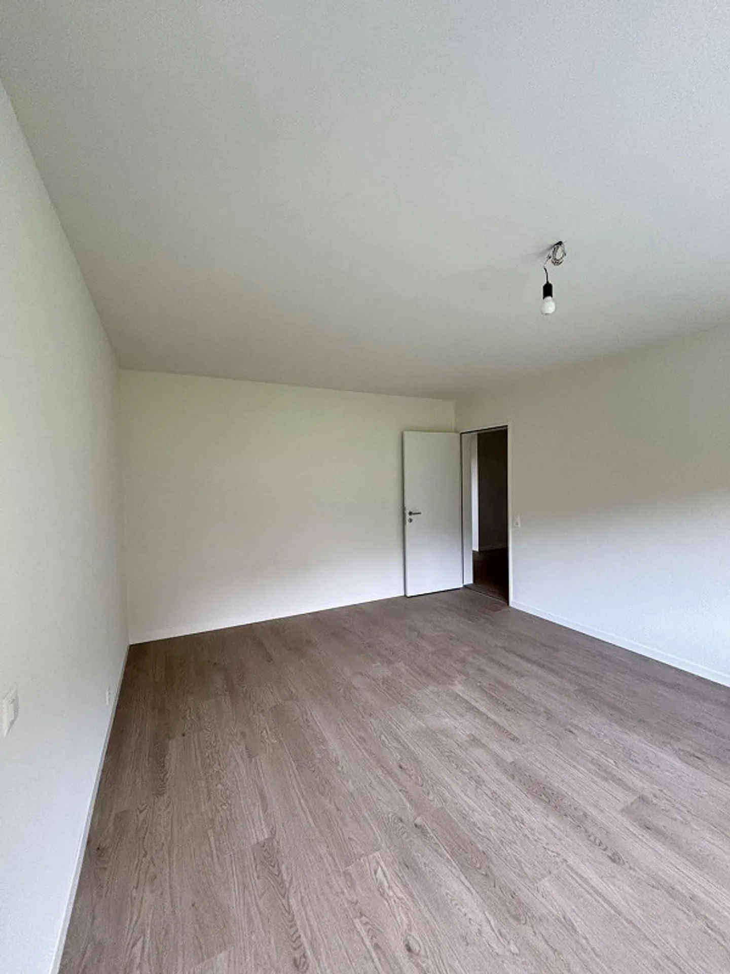 Freshly renovated 3-room apartment in the center of Oberdorf - Photo 9 of 13