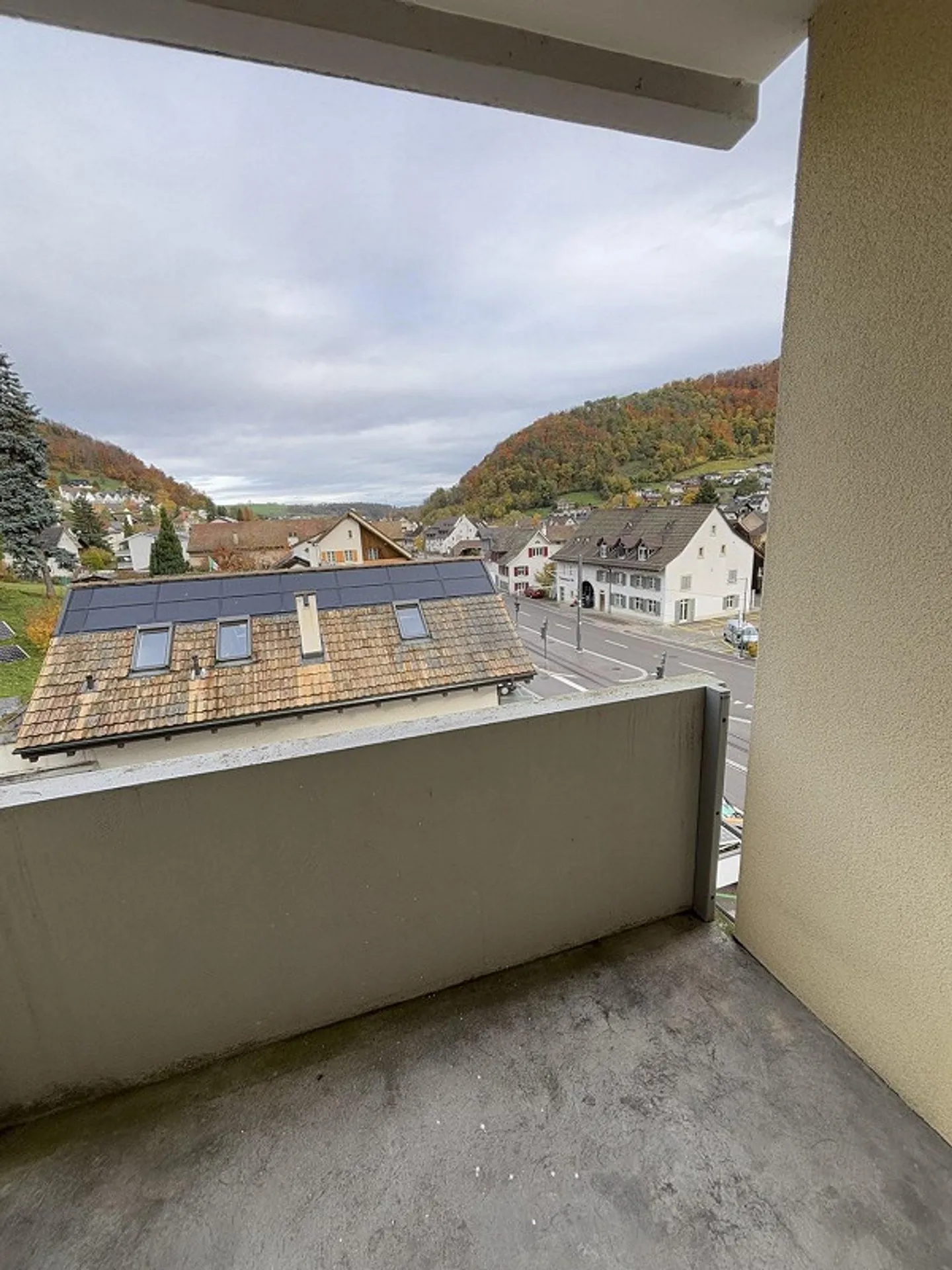 Freshly renovated 3-room apartment in the center of Oberdorf - Photo 4 of 13